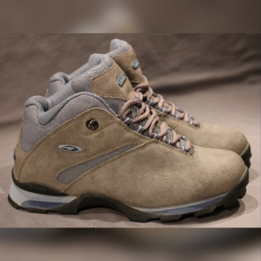 HI-TEC V-LITE - Womens Size 9 - Hiking Trail Boots